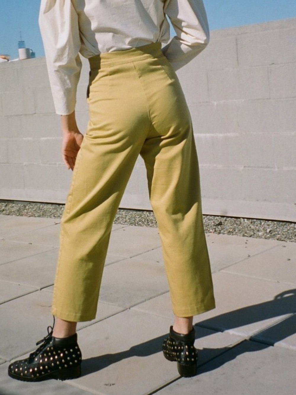 Ilana Kohn Olive Utility Chinos - Picture 2 of 6